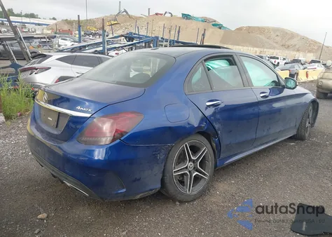 2019 Mercedes-Benz C 300 4Matic z USA, uszkodzony, nr VIN 55SWF8EB8KU313124